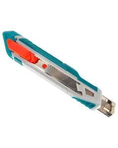 618714  cutter 18mm c/alma metalica profesional